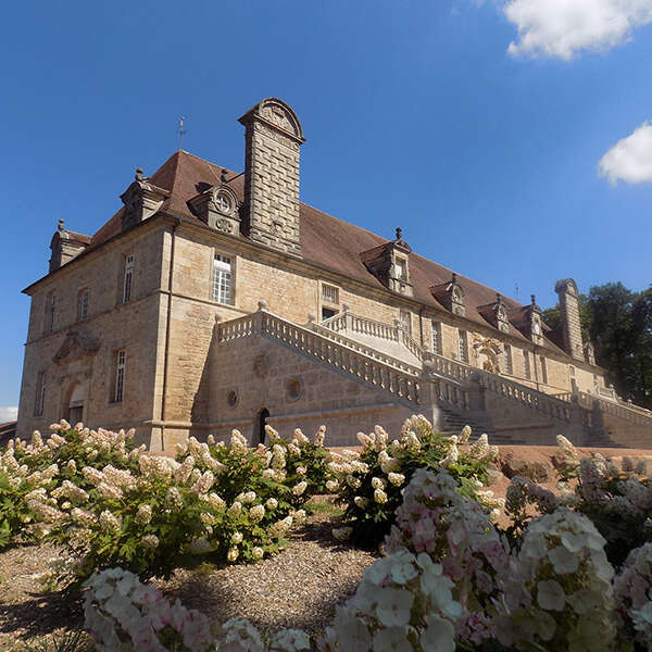 Ecuries du château de Chaumont en Charolais