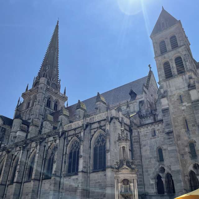 L'essentiel de la cathédrale Saint-Lazare en 45 minutes