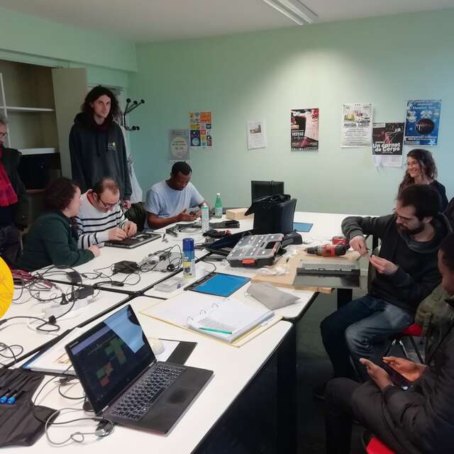 Atelier de réparation d’outils du numérique