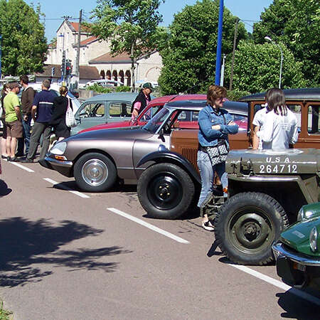 Rassemblement de voitures anciennes