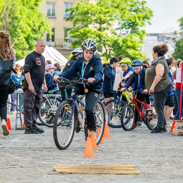 Ville de Valenciennes - Place aux vélos fête le tour