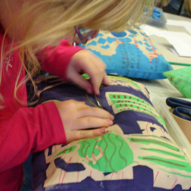 Animation jeunes publics / Textile et matières