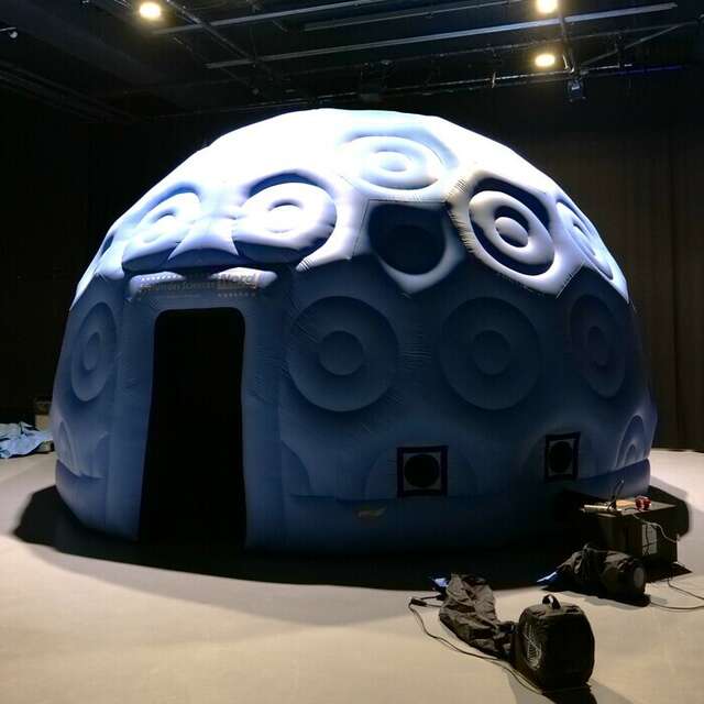 Planétarium gonflable géant