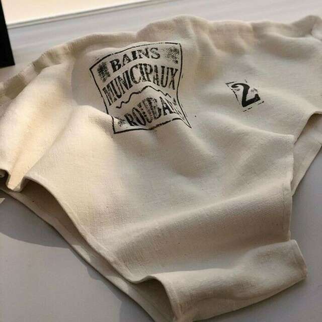 Papoter sans faim - Les objets de la piscine