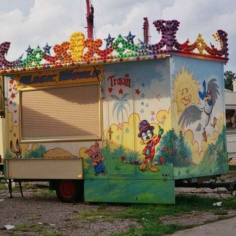 Carte blanche à l'Esä : exposition « Images en fête ! » de Martina Echeverria et Chloé Chamard