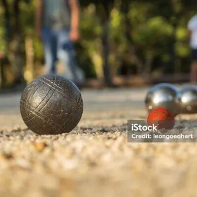 Concours de pétanque à Combelles Aveyron Vacances