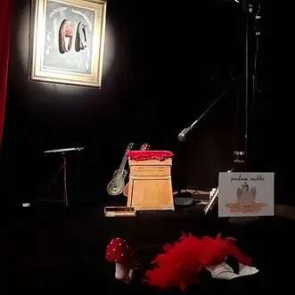 Les tout-petits au spectacle "A petits pas" par la Cie Hors-Logerie