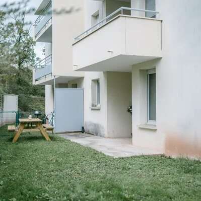 T2 Quartier Bourran Parking + Jardin + Piscine