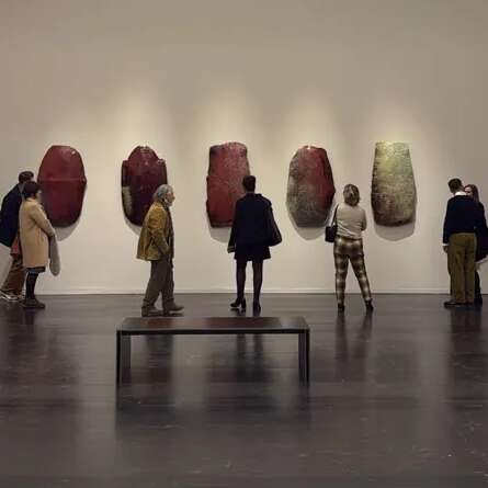 PARCOURS AUTRES NOIRS AU MUSÉE SOULAGES : LES ARESHIMA DE BERNARD DEJONGHE