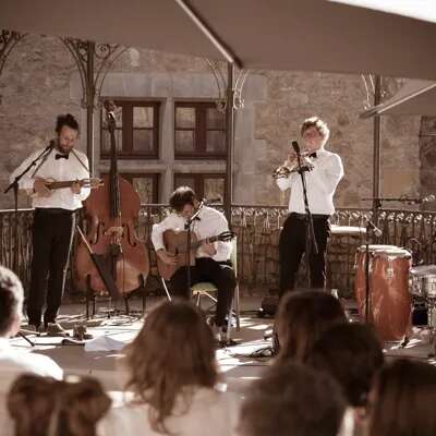 NOÉ EXTRAT + MÉLANIE LESAGE + CAZELLE CAFÉ