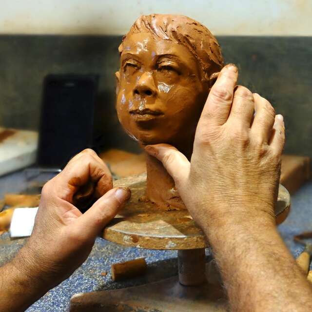 Cours et stage de modelage et taille de pierre