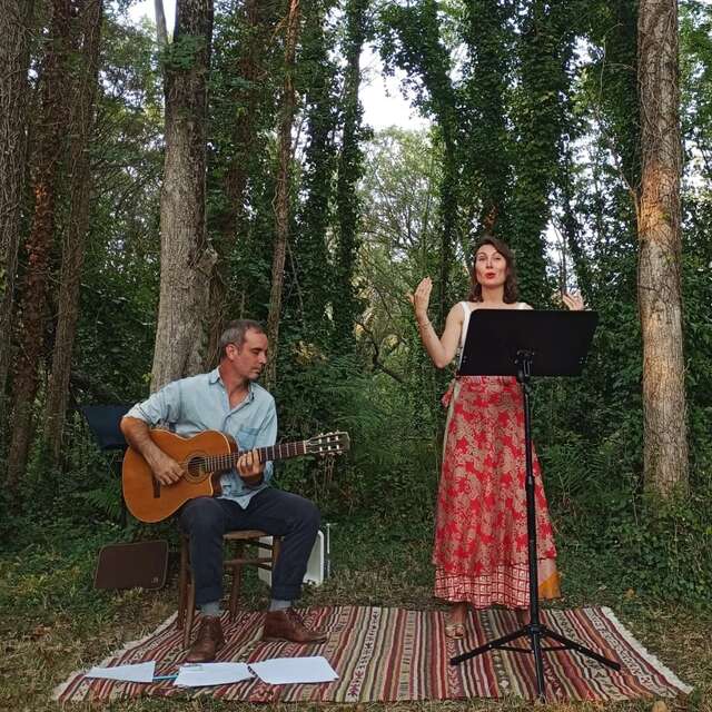 Printemps des poetes : Spectacle : "Le Chant des étreintes"