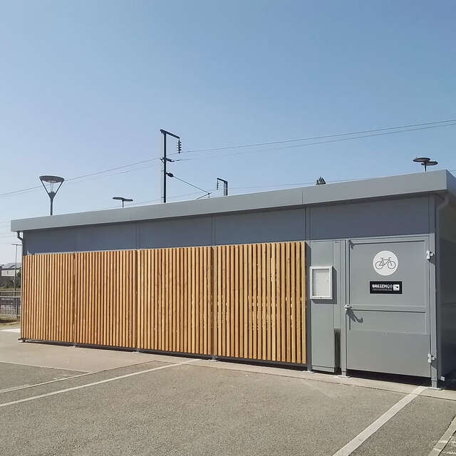 Station réparation vélo et abri sécurisé - Gare