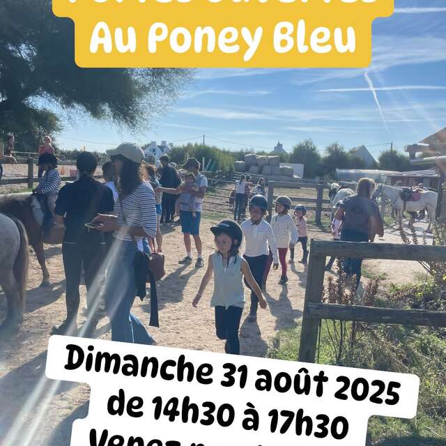 Porte ouverte à la ferme du Poney Bleu