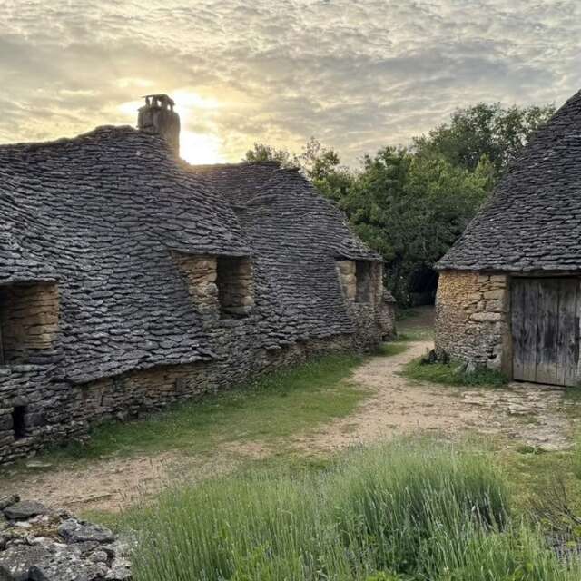 Itinéraire de mobilité Sarlat - Château de Puymartin / Les Cabanes du Breuil / Château de Commarque