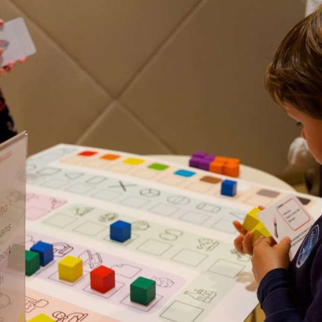 « Servi sur un picto », jeu pour enfants à Escal'Atlantic