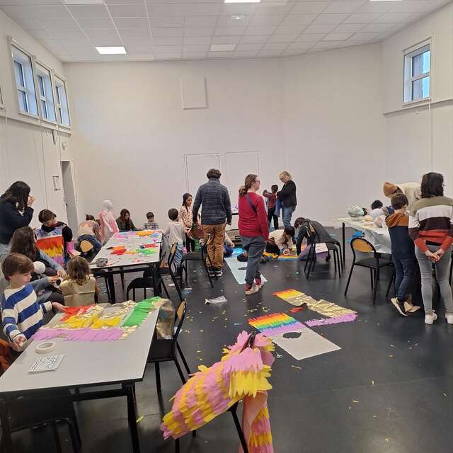 Bain Moussant. Sur les traces de l'oiseau jardinier avec B. Bailet