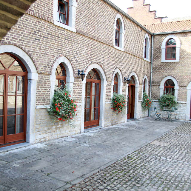 Farm Hotel Château d'Ahin