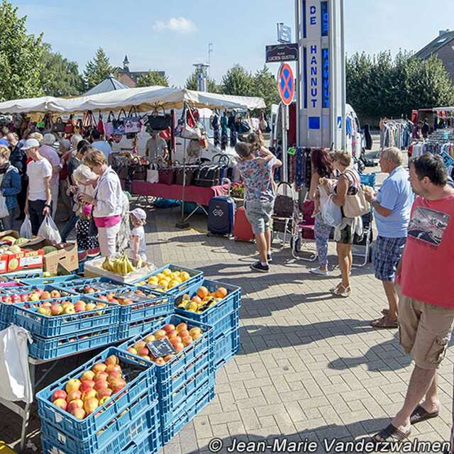 Les petits marchés artisanaux de Hannut