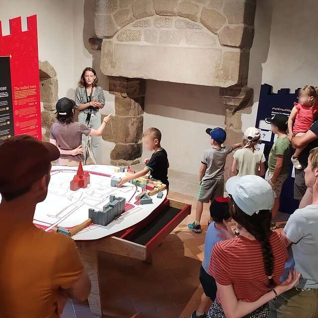 Visite famille - La Porte Saint-Michel dans tous les sens !