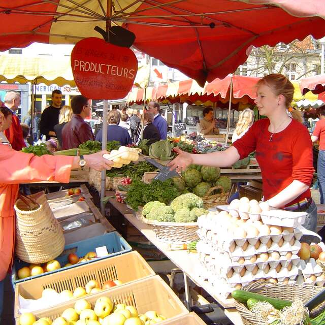 Marché hebdomadaire de Saint-Omer quartier Haut-Pont