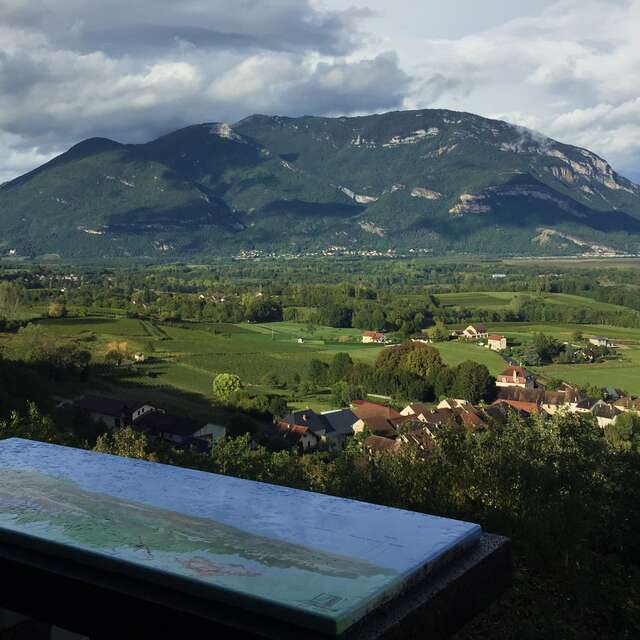 Hike in Bugey: winecellar loop