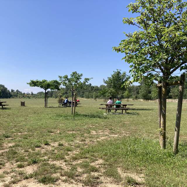 Base de loisirs au bord de la Viarhôna