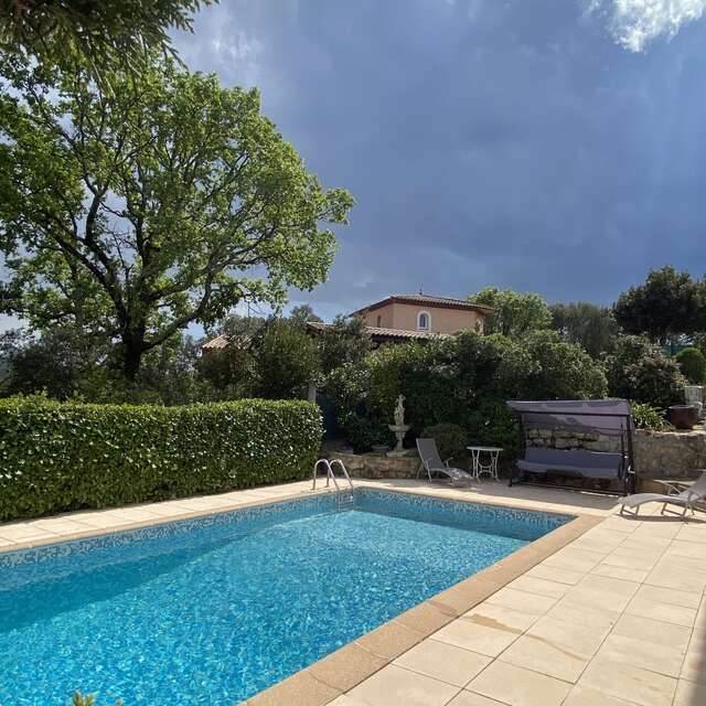 Villa des chênes au calme avec piscine