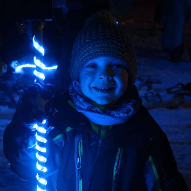 Moonlight snowshoe hike-fondue