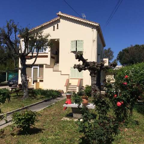 LES BENGALIS - CHAMBRE D'HOTES - MME PERNOT