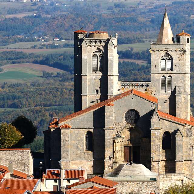 Guided tour of the Collegiate Church of St Bonnet le Château