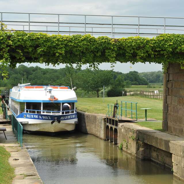 Bateau restaurant "Ville de Pont de Vaux 2"