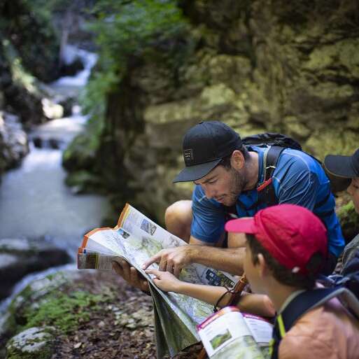Mountain activity for children 8-13 yo The secrets of the forest