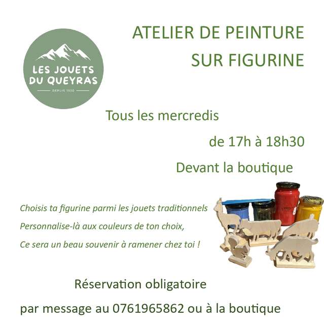 Atelier peinture sur des figurines en bois