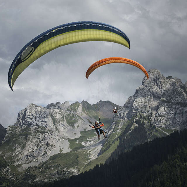 Paragliding course: hiking and paragliding