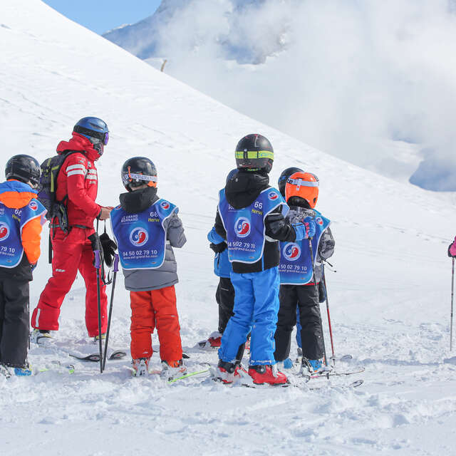 Alpine skiing: group lessons for children