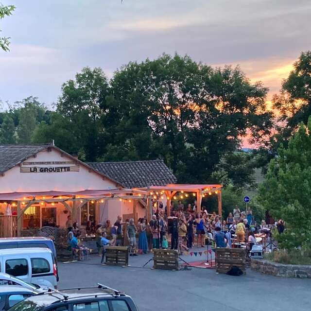 Concert - Lucy Lune’s CaravanClub