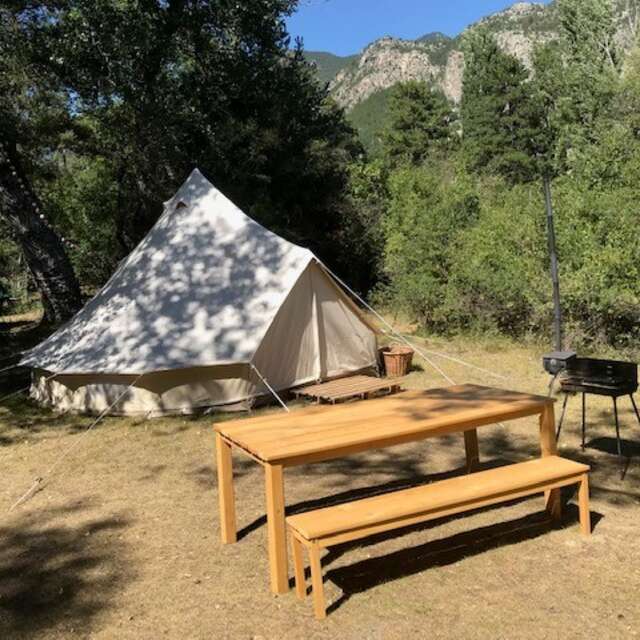 Tente trappeur au camping la Cabane