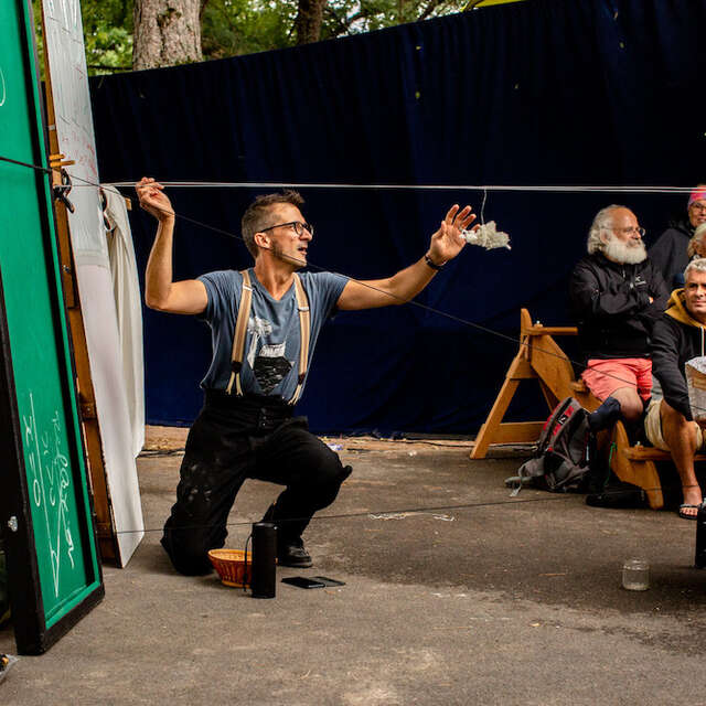 Théâtre - À table - Saison Terre de Culture