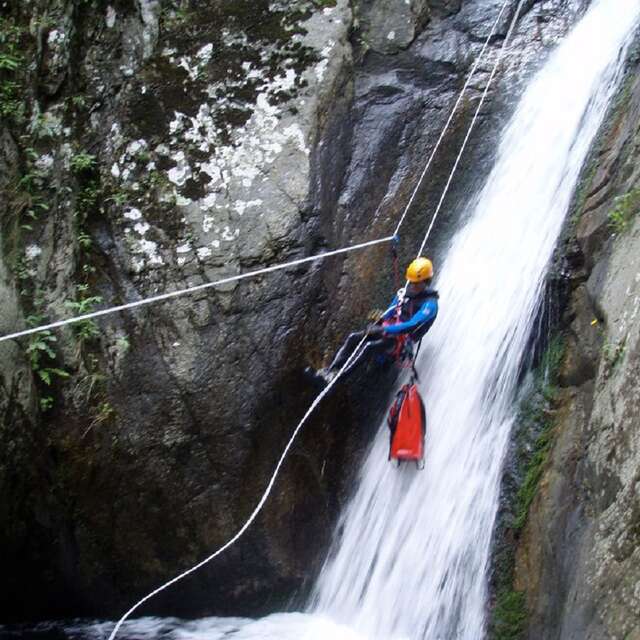 Bureau des guides d' Auvergne - Canyoning