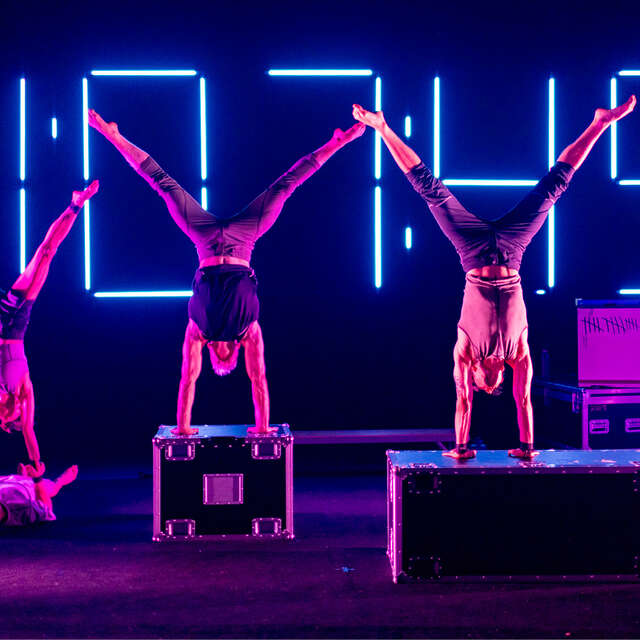 Cirque : Ten Thousand Hours