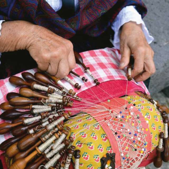 Suivez le fil: de la dentelle à la tapisserie
