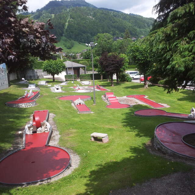 Miniature golf