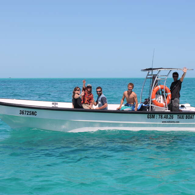 Nekweta taxi boat