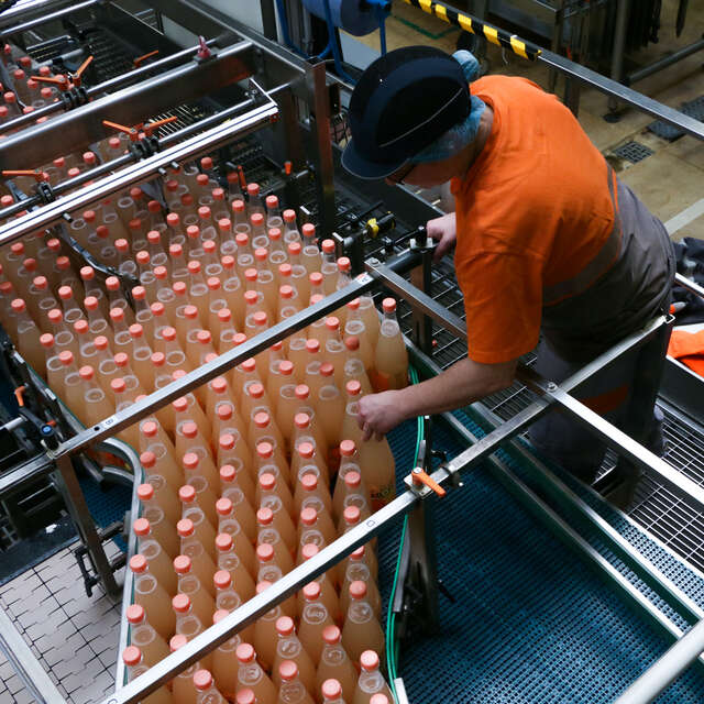 Visite de l'entreprise Refresco, leader de l'embouteillage