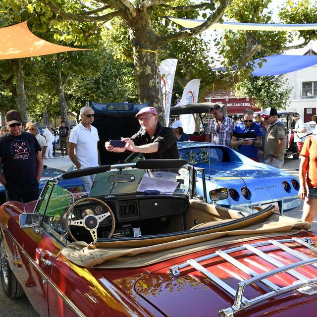 Rassemblement véhicules anciens