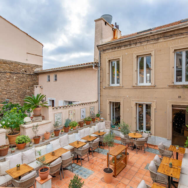 Chez Les Garçons