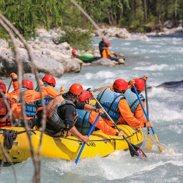 Rafting extrême au pied des glaciers