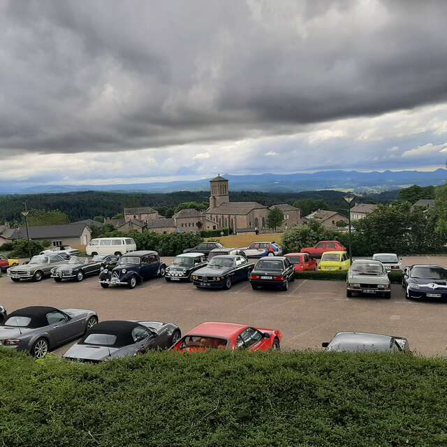 Rassemblement voitures anciennes