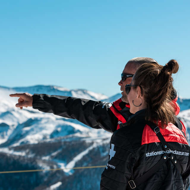 Ouverture du domaine skiable avec les pisteurs